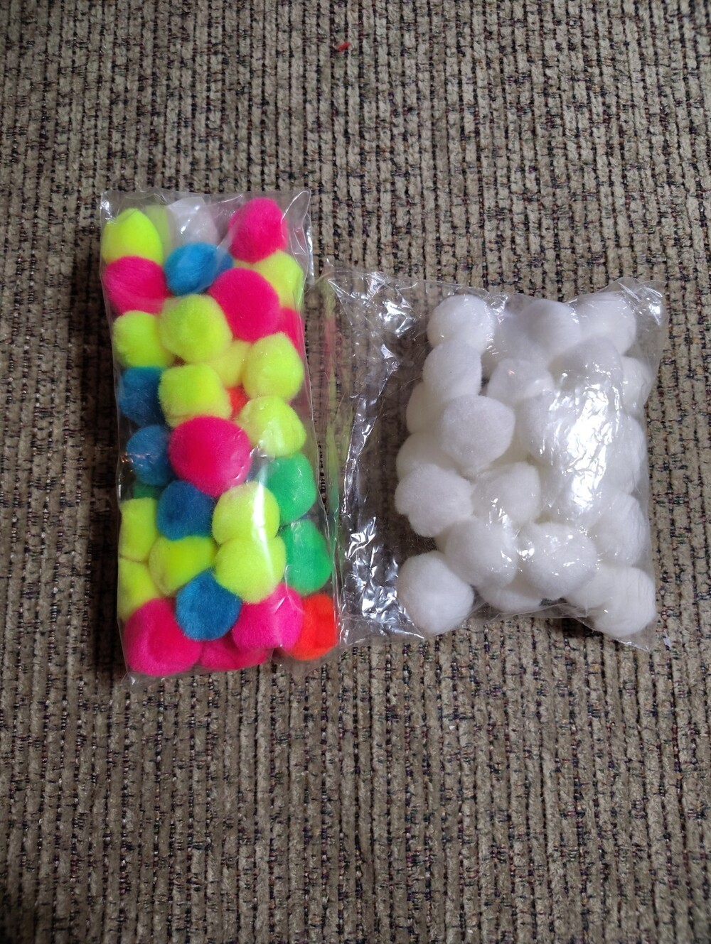 Pom Pom Assortment, 1" 2 Opened Pack Can Be Used For Any Arts And Crafts